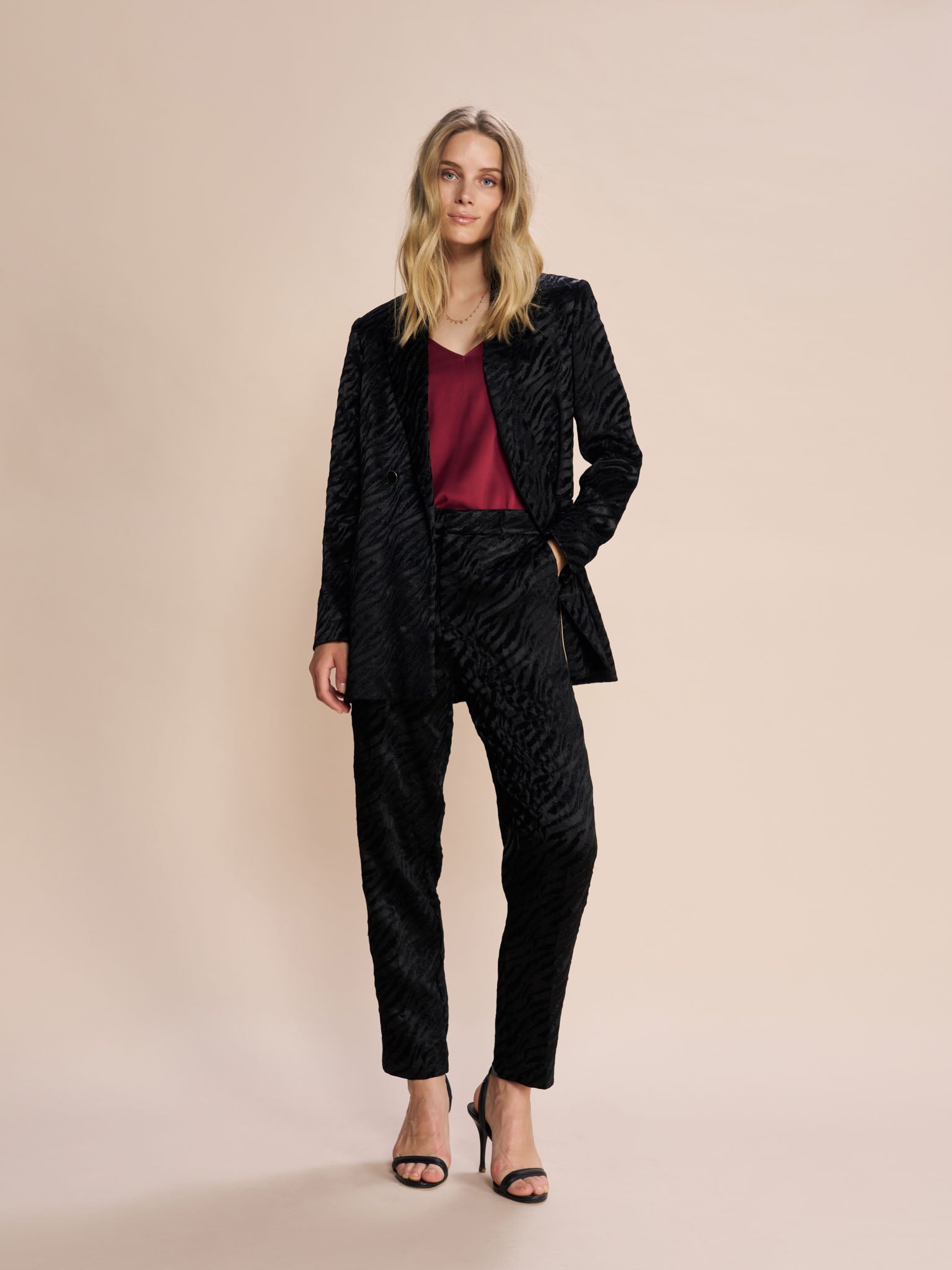 Modelshot / Black / Detail